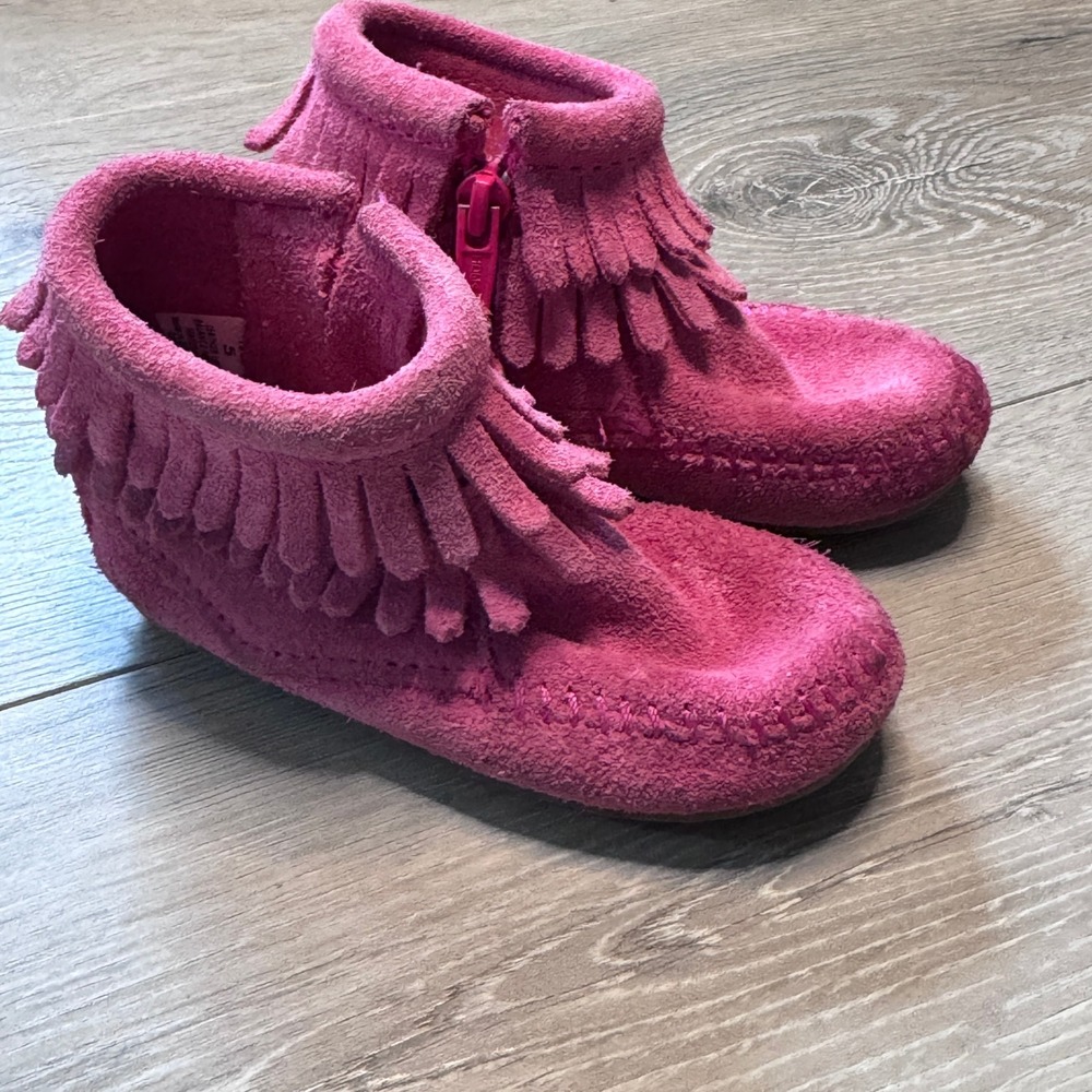 Minnetonka Toddler Girls Pink Suede Double Fringe Side Zip Moccasin Boots Size 5
